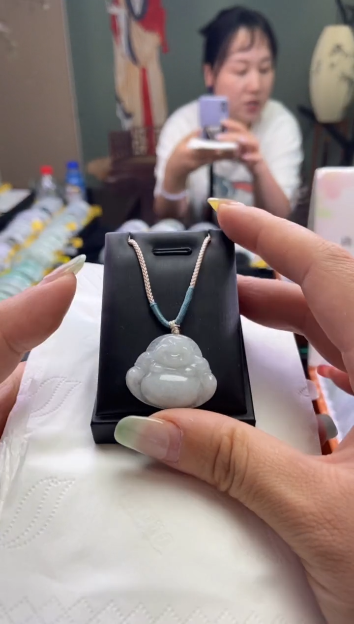 翡翠未镶嵌颈饰佛公吊坠
