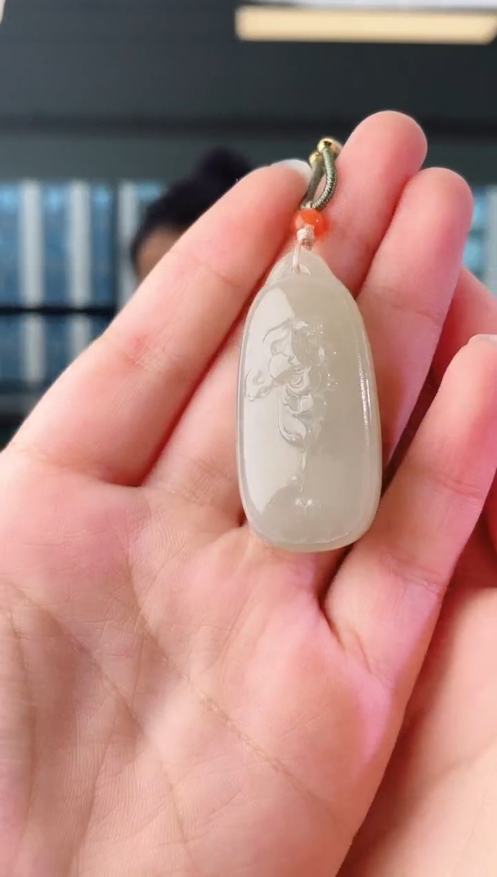 和田玉未镶嵌颈饰牌 带包容 无