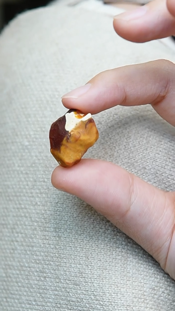 【闪购商品】琥珀裸石未镶嵌原石