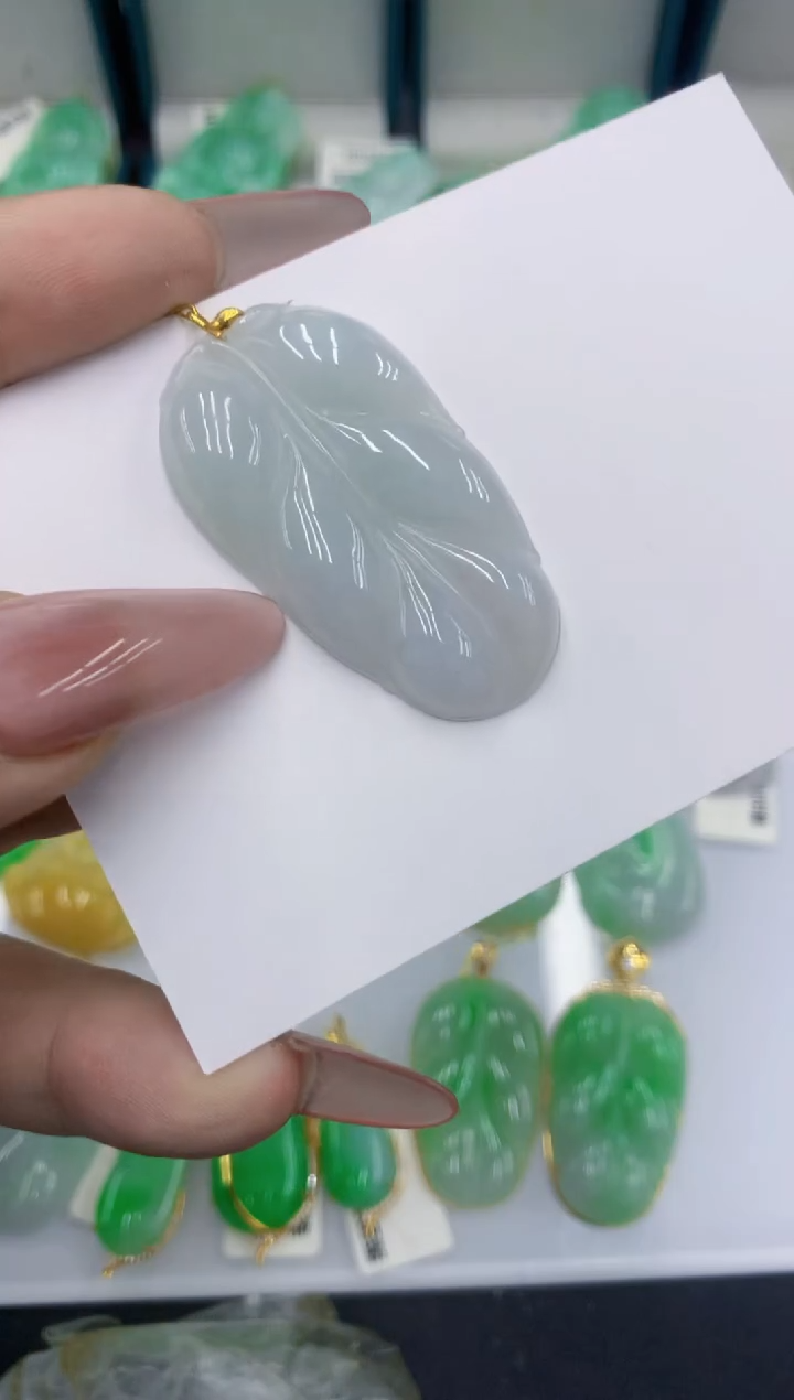 颈饰18K金镶嵌翡翠11111