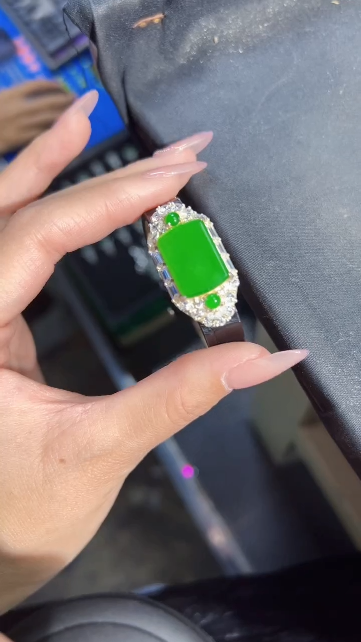 【闪购商品】定制翡翠未镶嵌手牌1