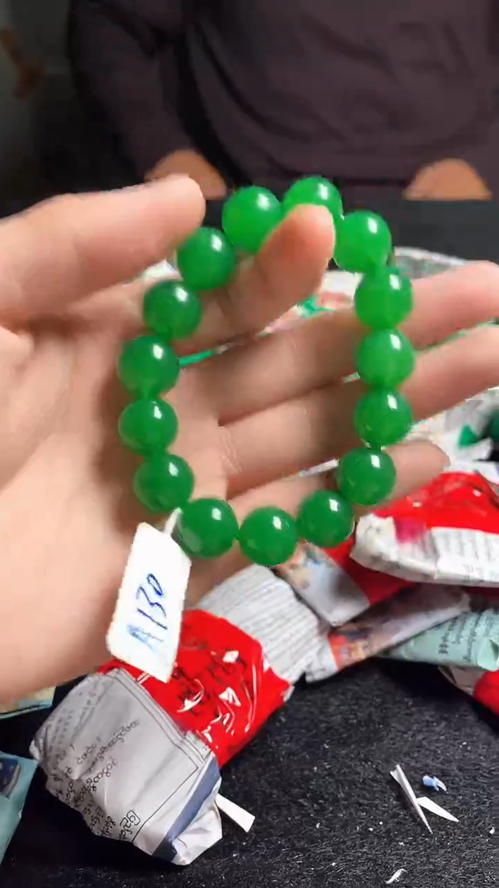 猛子收货满绿手串