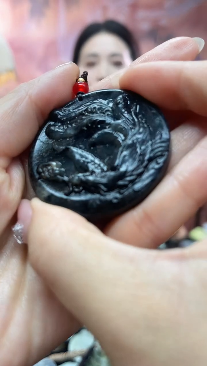 未镶嵌岫玉吊坠`