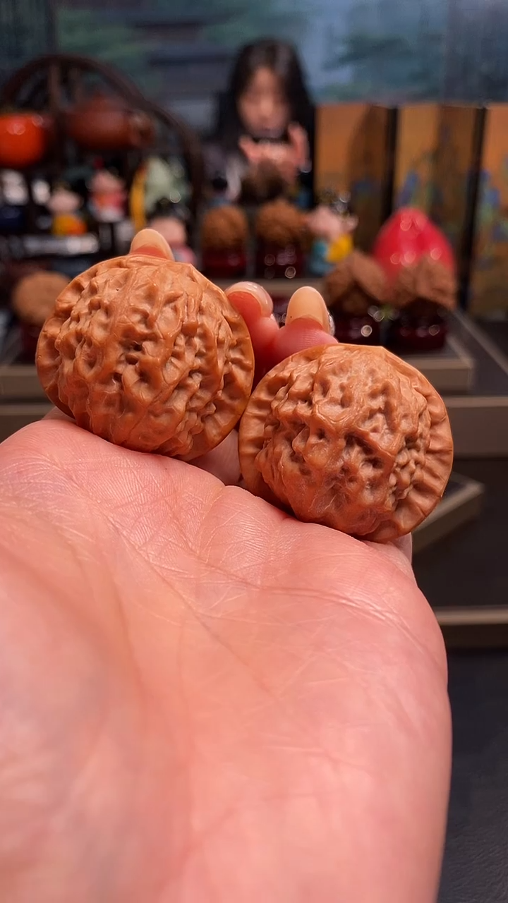 【闪购商品】文玩核桃把件F 548瓷娃娃37尺