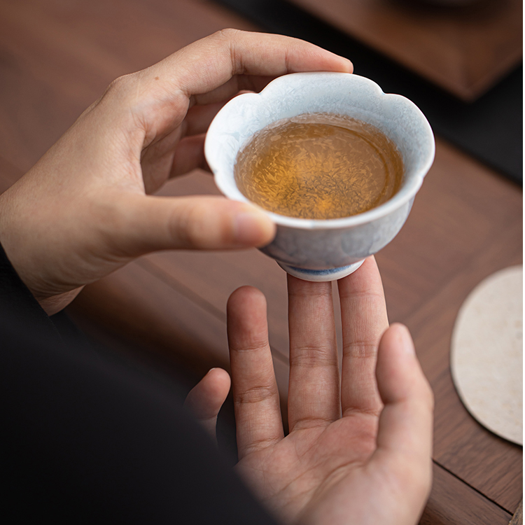 窑变陶瓷花瓣杯功夫茶具家用轻奢结晶釉女士茶杯主人杯菊瓣杯茶盏