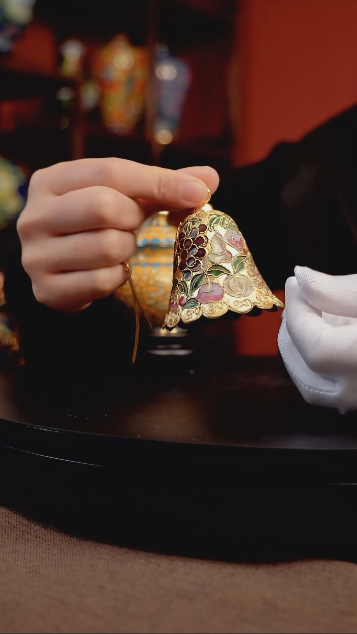 百果纹饰 非遗珐琅匠心制作