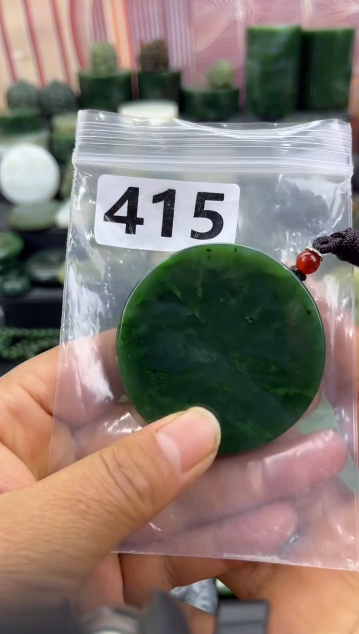 未镶嵌和田玉珠宝半成品镯芯