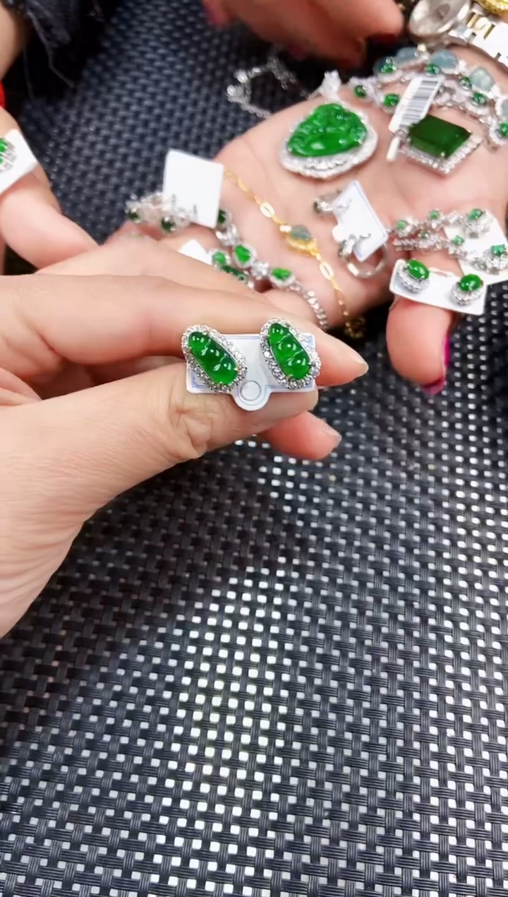 【闪购商品】翡翠耳饰未镶嵌111111111