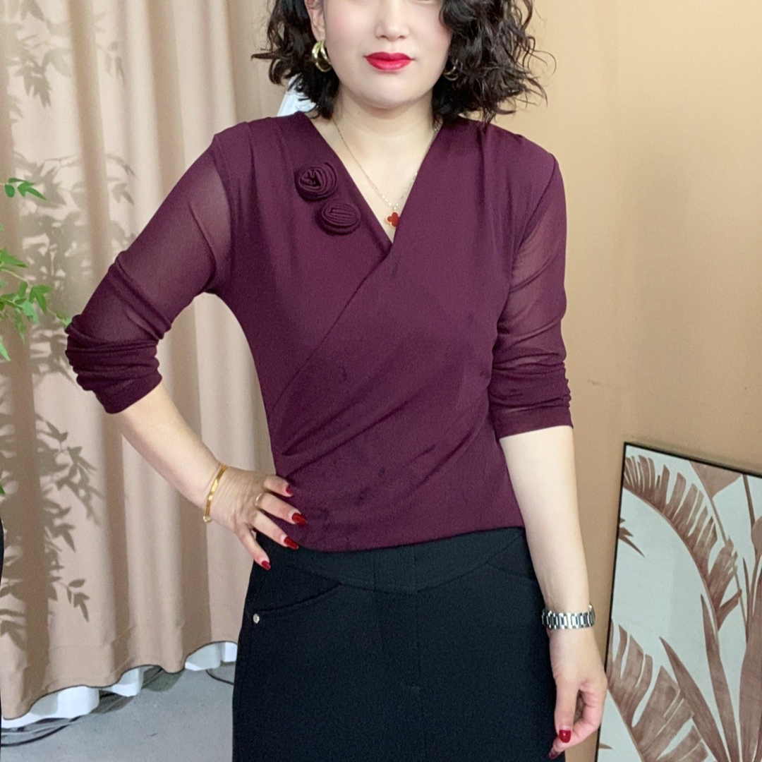 显瘦长袖气质春夏妈妈装时尚洋气百搭v领打底衫015