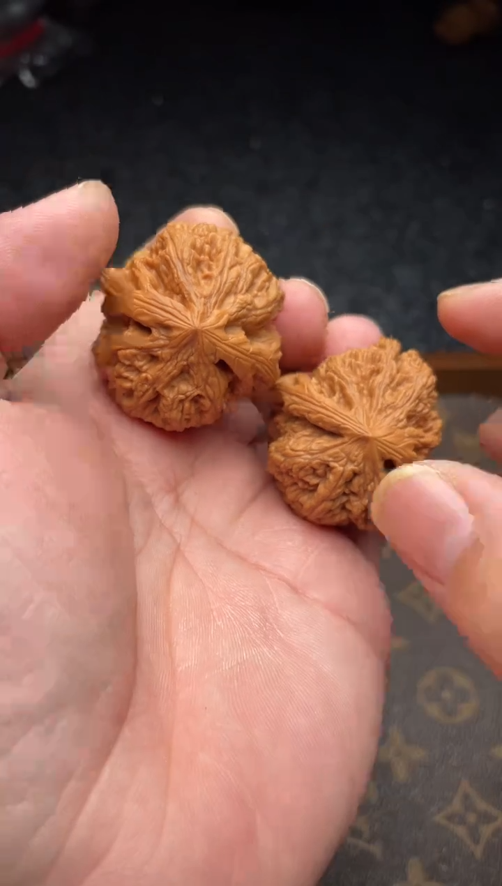 把件文玩核桃 B  257号   39尺粗筋