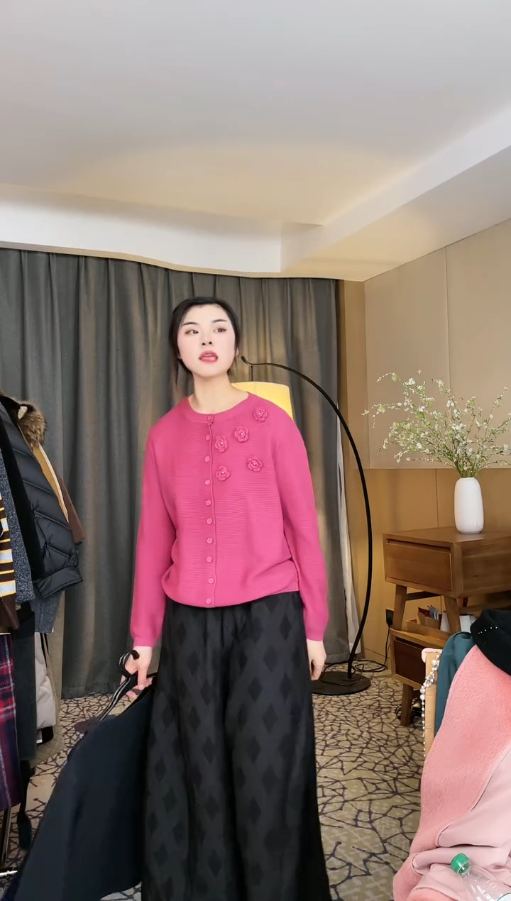 玫红色羊毛打底  150斤内