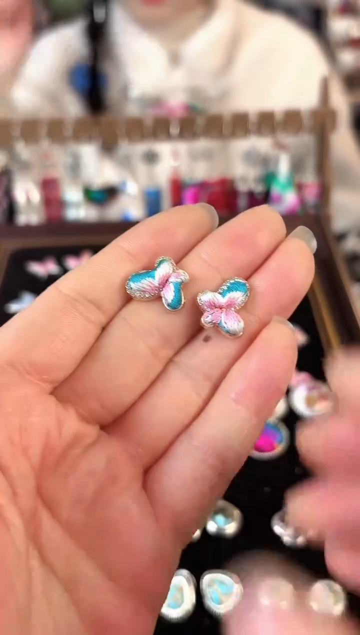 彩云南阁非遗老绣苗银饰品151