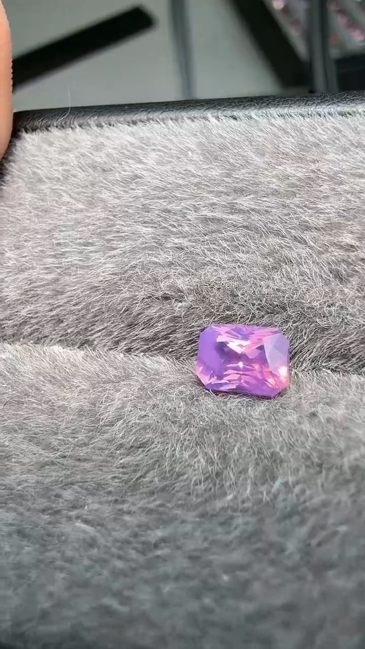 【闪购商品】彩色蓝宝石无烧紫蓝宝未镶嵌1ct-A669-1p