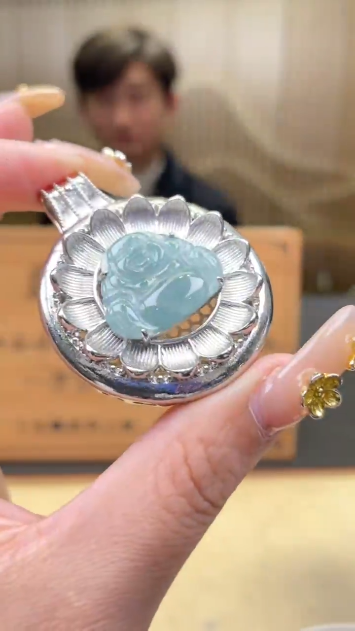 【闪购商品】翡翠颈饰未镶嵌      *A16 (只发一件)