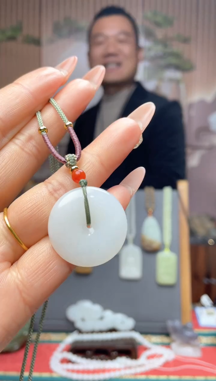 【闪购商品】和田玉颈饰未镶嵌一