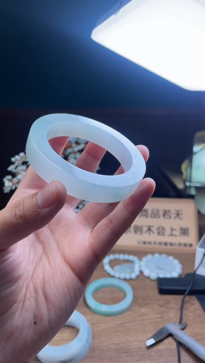 【闪购商品】定制翡翠手镯未镶嵌定制