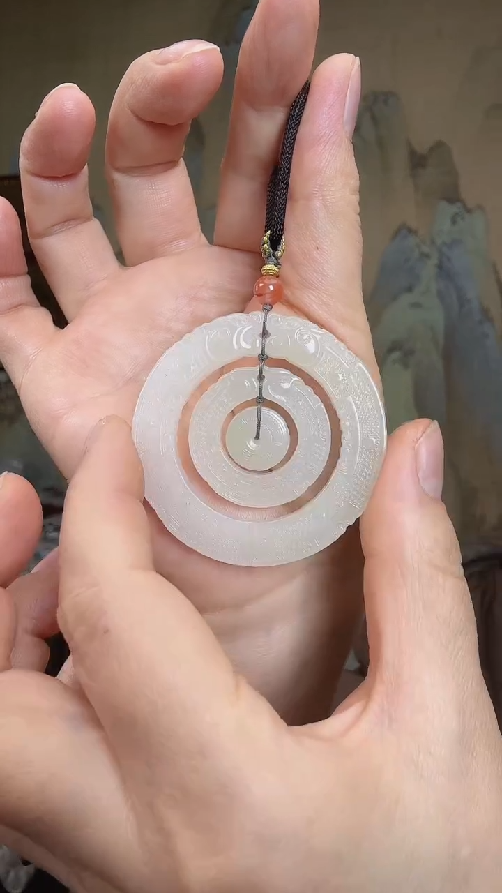 颈饰未镶嵌和田玉.