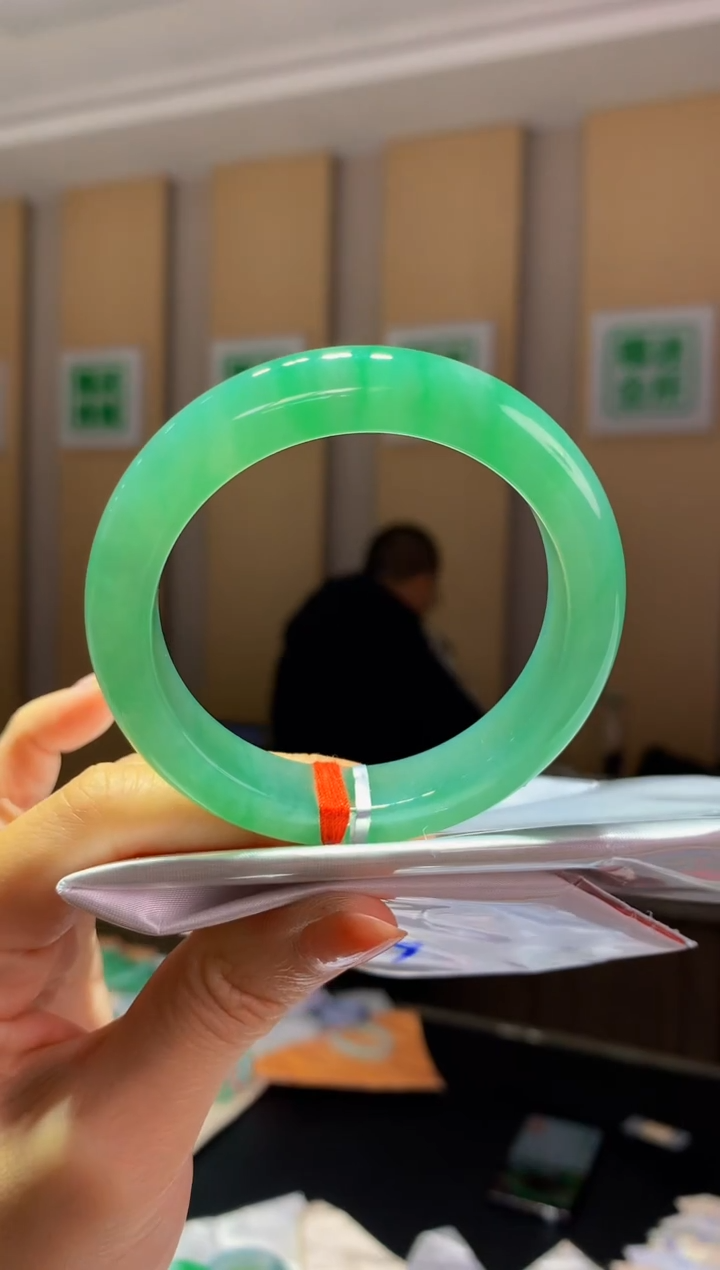 未镶嵌手镯翡翠-C166 圈口54 全款95万 定金2万