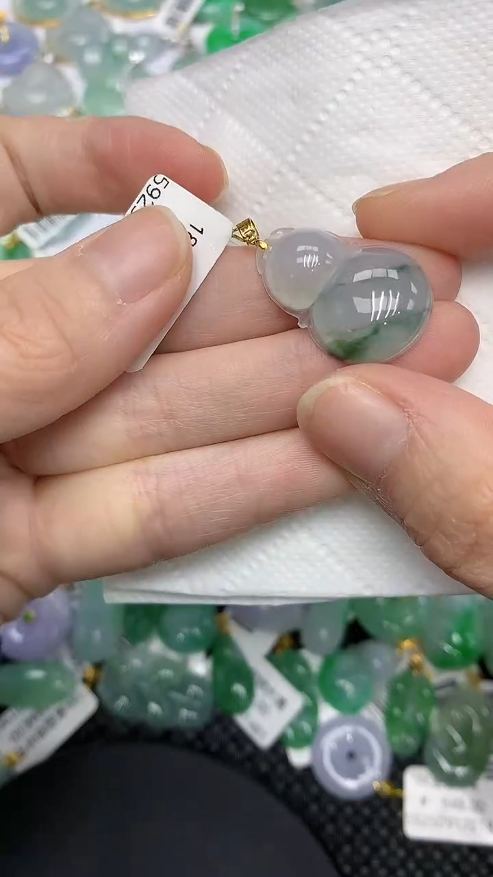 颈饰18K金镶嵌翡翠111111111