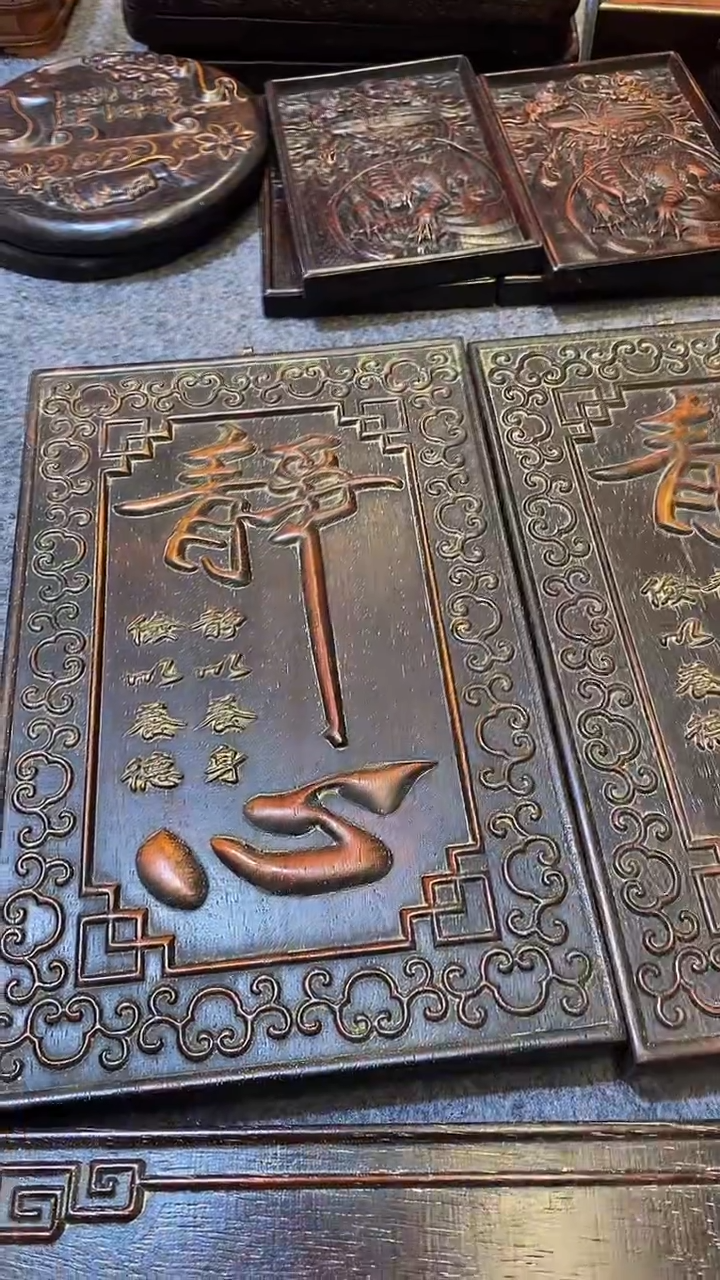木紫檀雕刻一物一拍