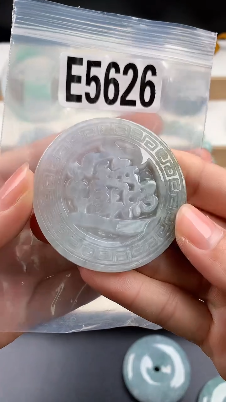 颈饰未镶嵌翡翠天然翡翠吊坠挂件