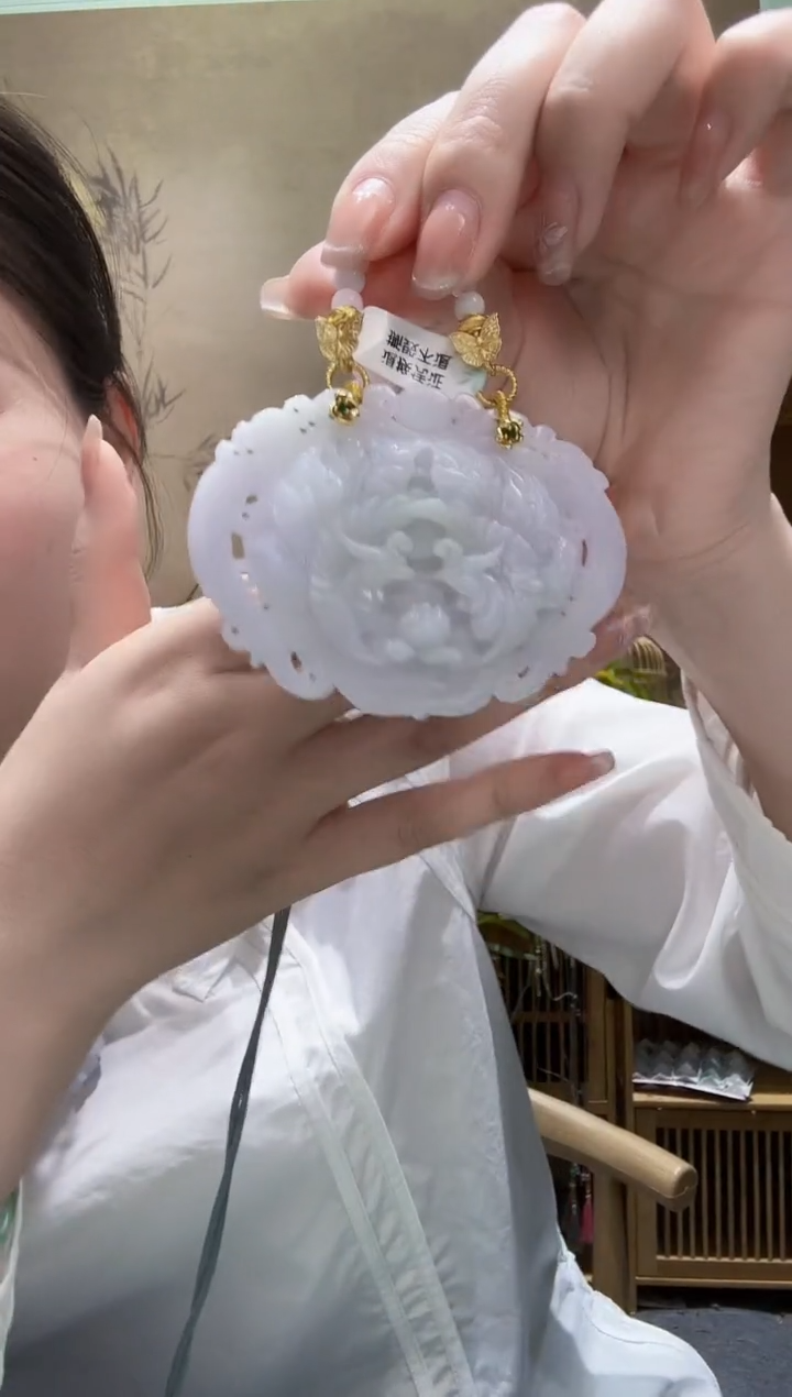 翡翠未镶嵌颈饰吊坠
