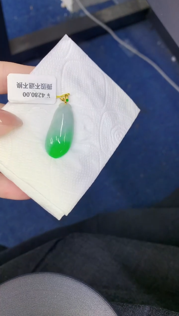 颈饰18K金镶嵌翡翠缅甸天然翡翠A货68