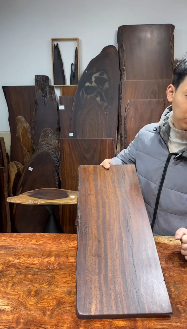 风车木（黑檀木）尺寸57*24*2.5编号257