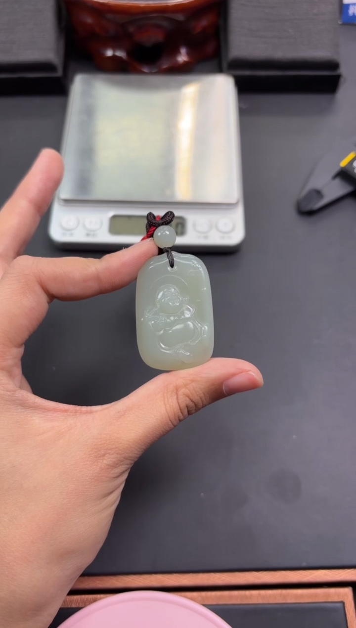 【闪购商品】和田玉吊坠(赠链)未镶嵌且末微色差近矿吊坠L