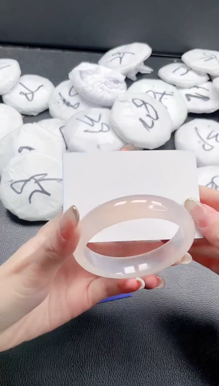 【闪购商品】石英质玉手镯未镶嵌04J255-57