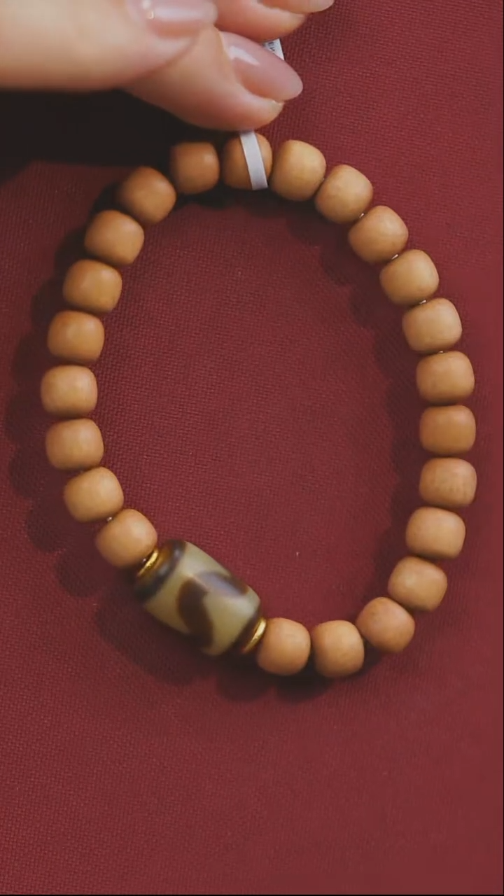 【闪购商品】玛瑙/玉髓手串未镶嵌多样性发其一