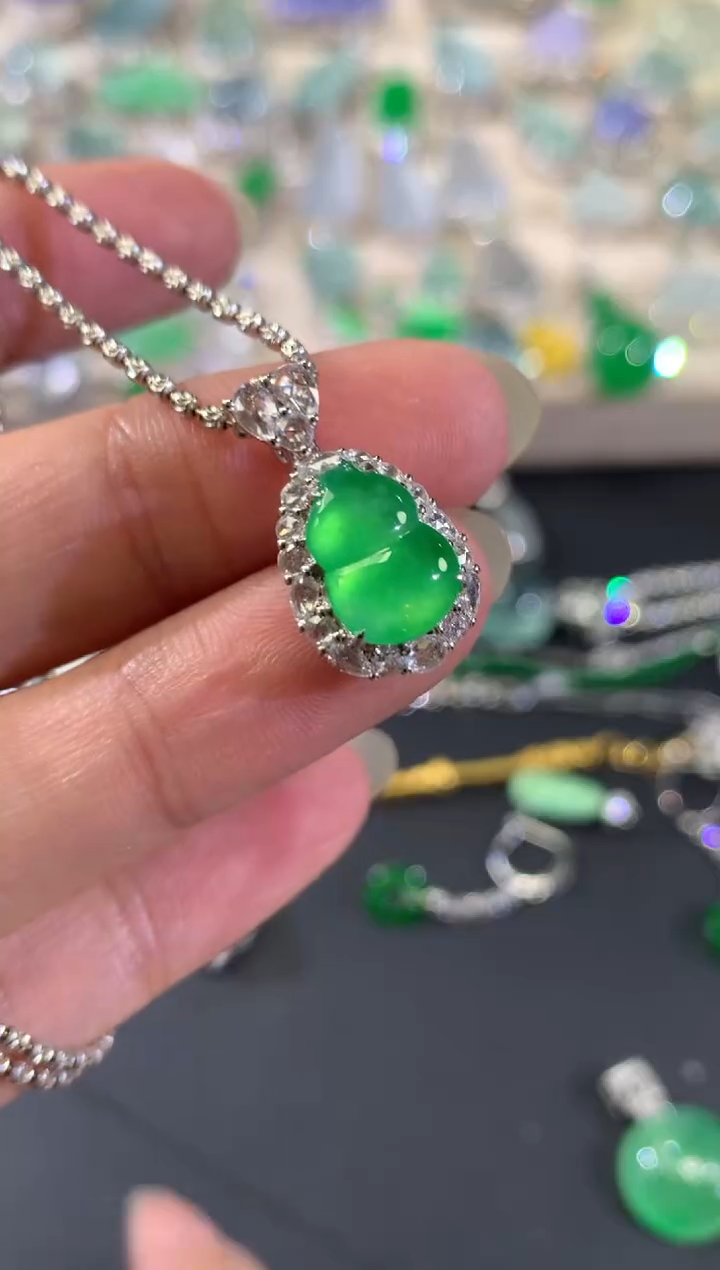 吊坠(不含链)18K金镶嵌翡翠A556|35000