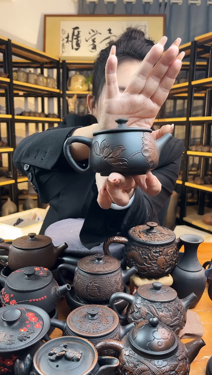 【闪购商品】壶瑕疵无礼盒 半雕大口汉瓦 荷花