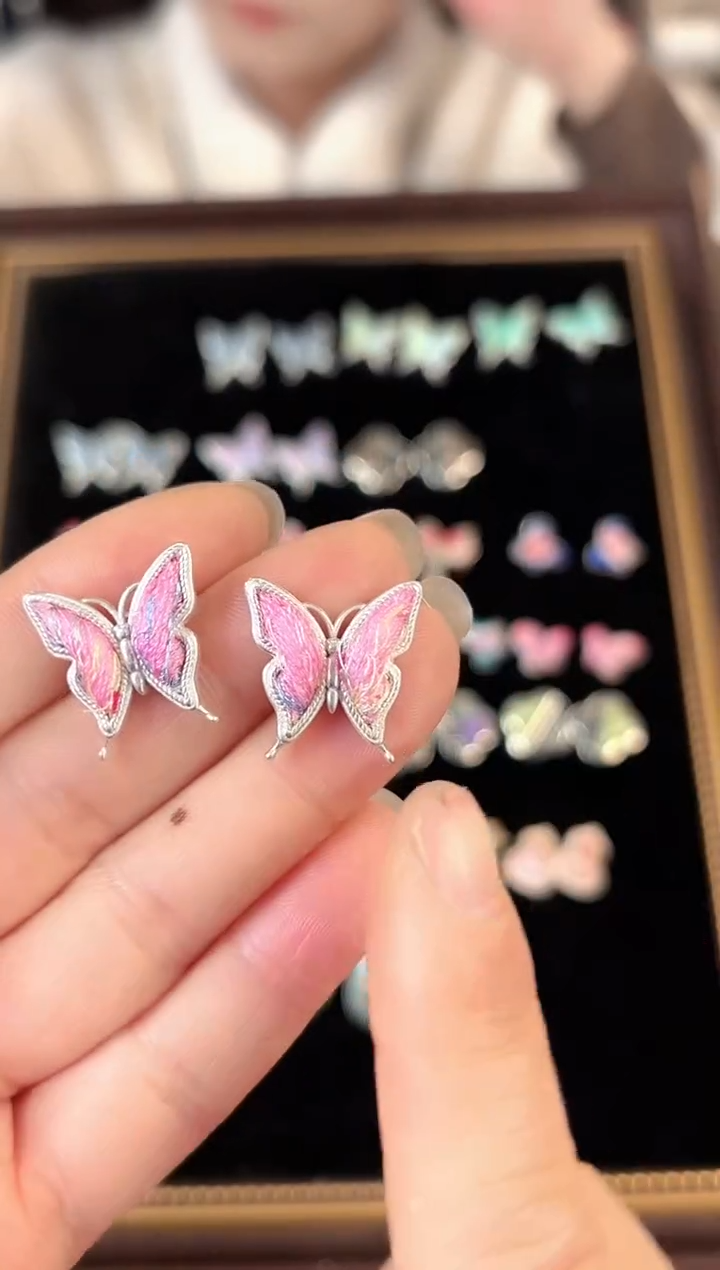 彩云南阁非遗老绣苗银饰品120