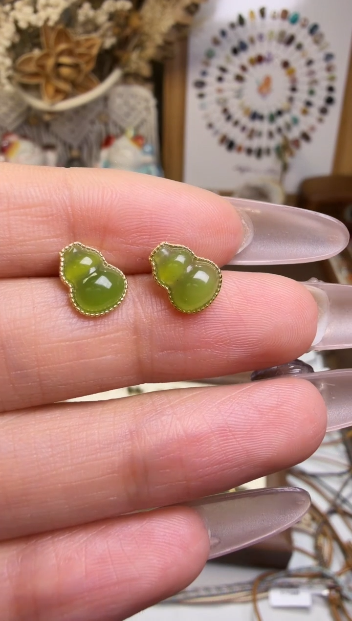 水晶摆件未镶嵌耳钉