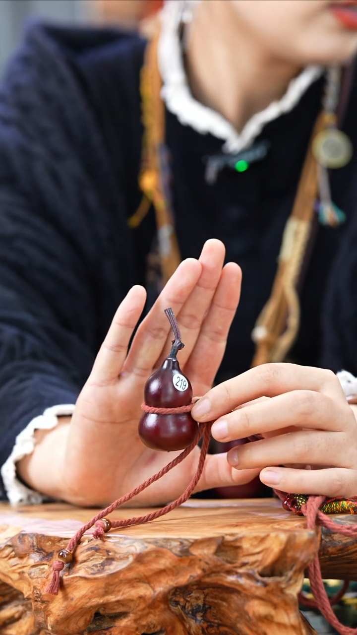 【闪购商品】219—光岳葫脖挂车挂天然大漆手捻小葫芦