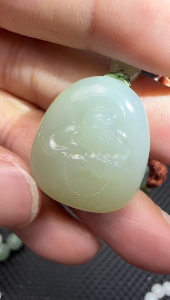 吊坠(赠链)未镶嵌和田玉吊坠