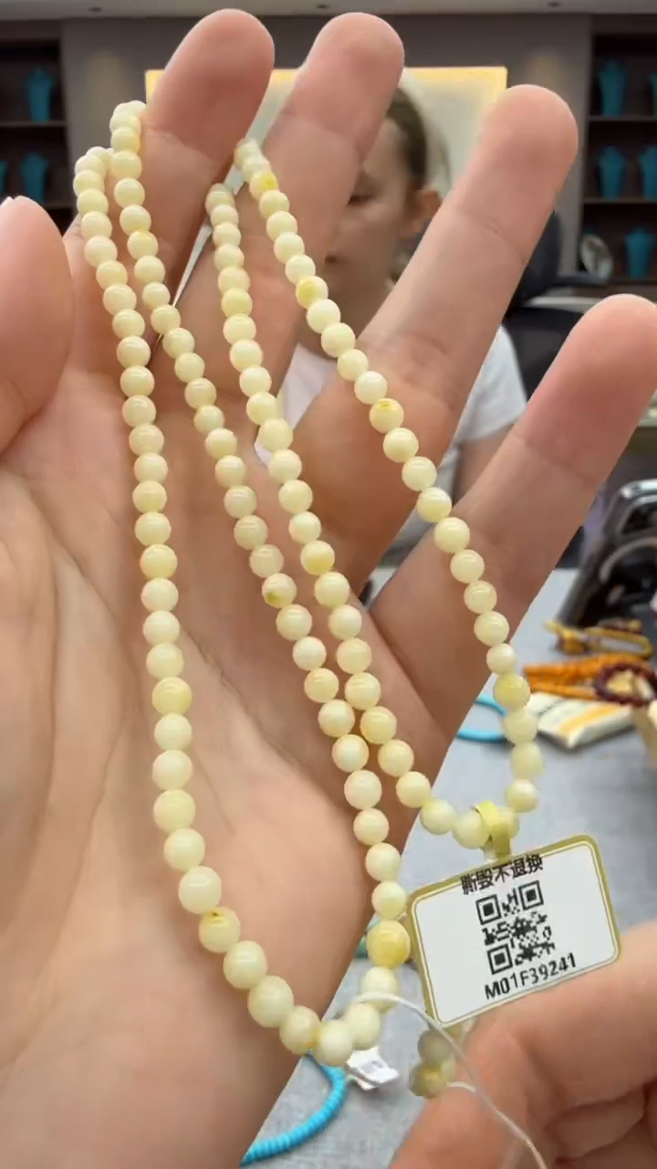 未镶嵌颈饰琥珀268秒拍号 假一罚三