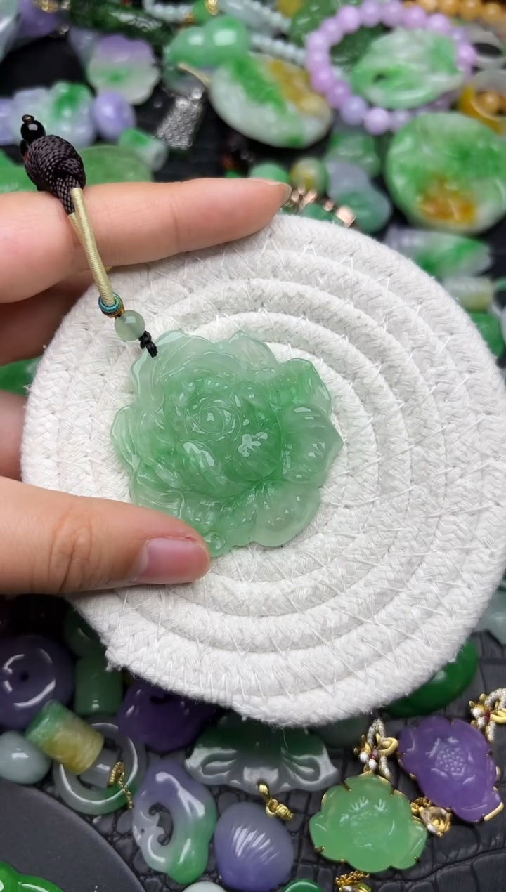 颈饰未镶嵌翡翠缅甸翡翠吊坠