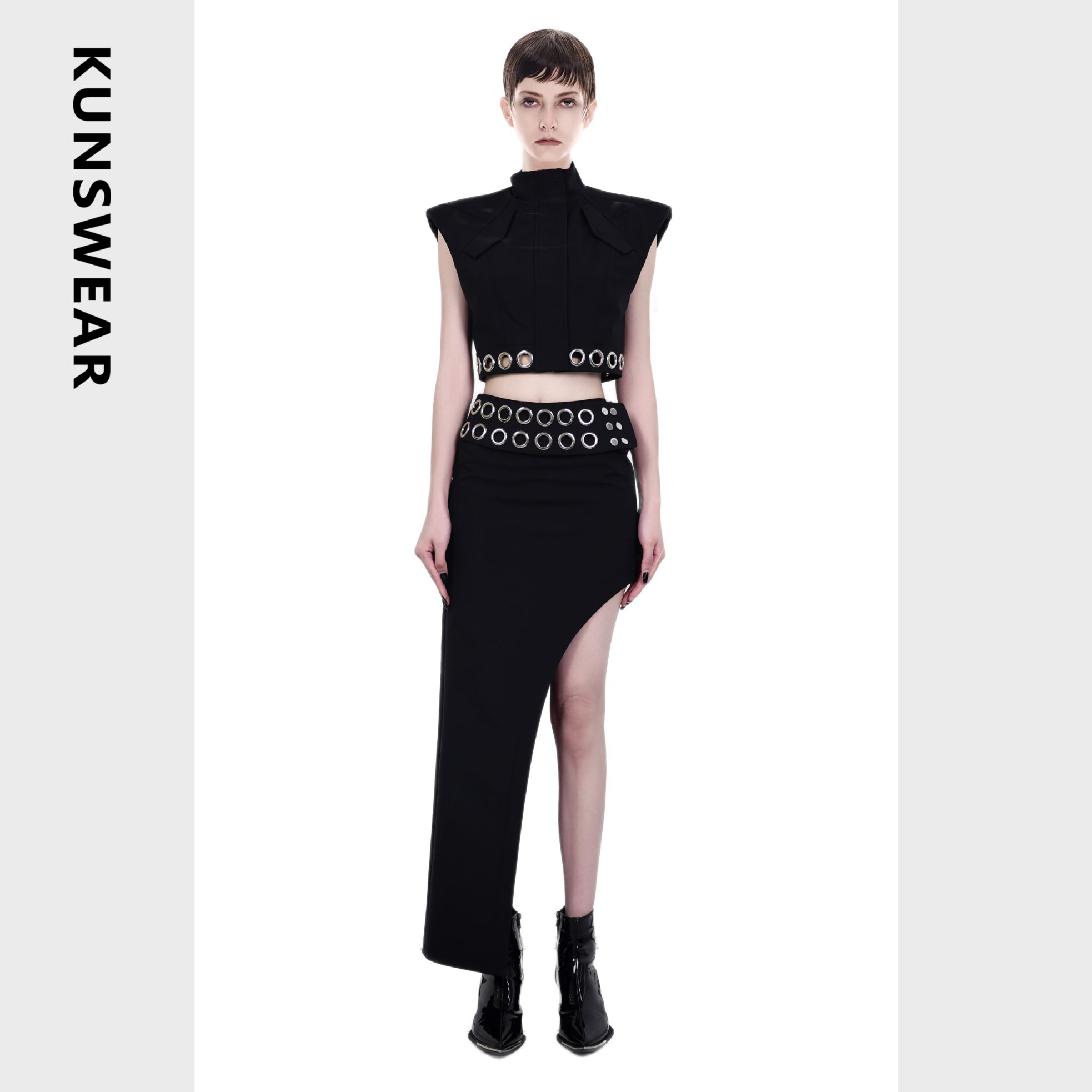 KUNSWEAR/琨丝薇尔25SP 个性设计感潮流无袖圈圈马甲女 832004360