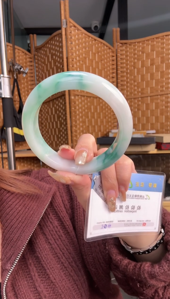 【闪购商品】翡翠手镯未镶嵌手镯
