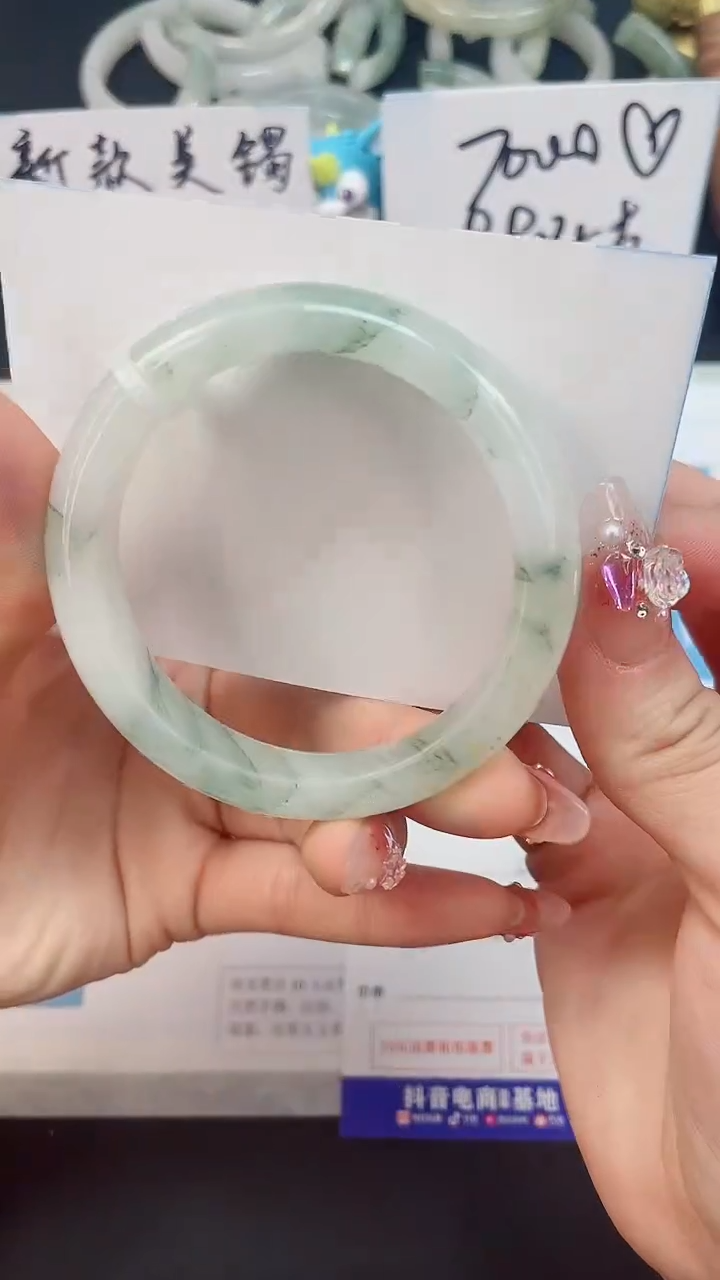【闪购商品】石英质玉手镯未镶嵌81--54.2