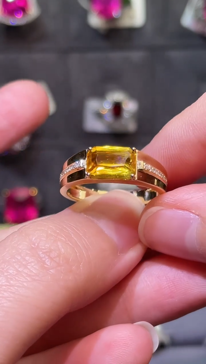 【闪购商品】蓝宝石戒指18K金镶嵌2.01ct