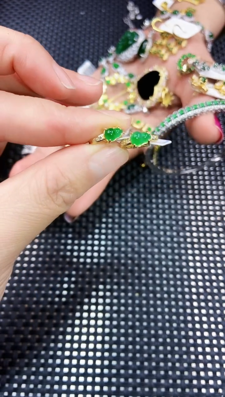 【闪购商品】翡翠耳饰未镶嵌11111111