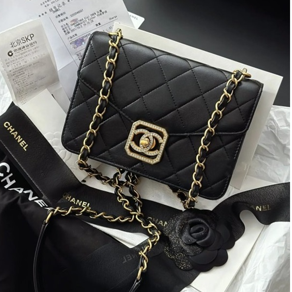 99新 Chanel/香奈儿 小花6珊 21K 口盖包 21.5cm 黑色 芯片开