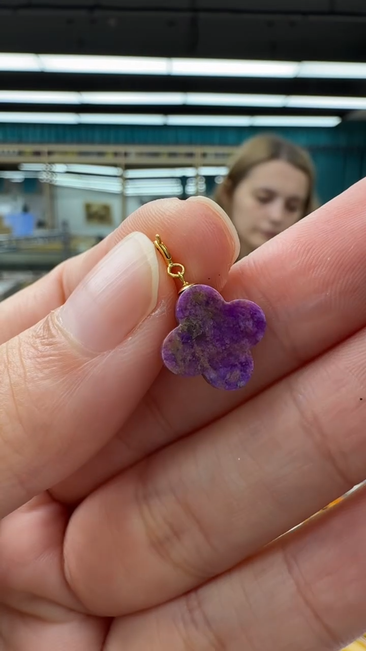 未镶嵌苏纪石（舒俱来）颈饰241秒拍号  假一陪三