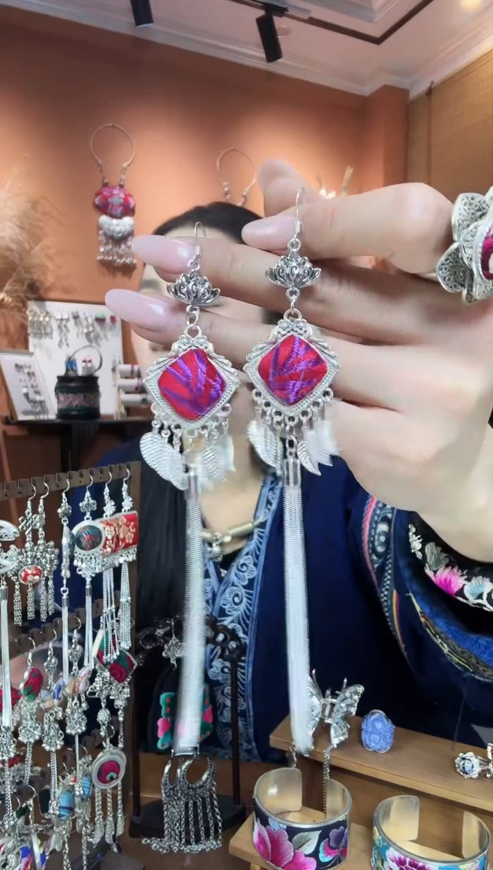 【闪购商品】刺绣纯手工民族风耳环