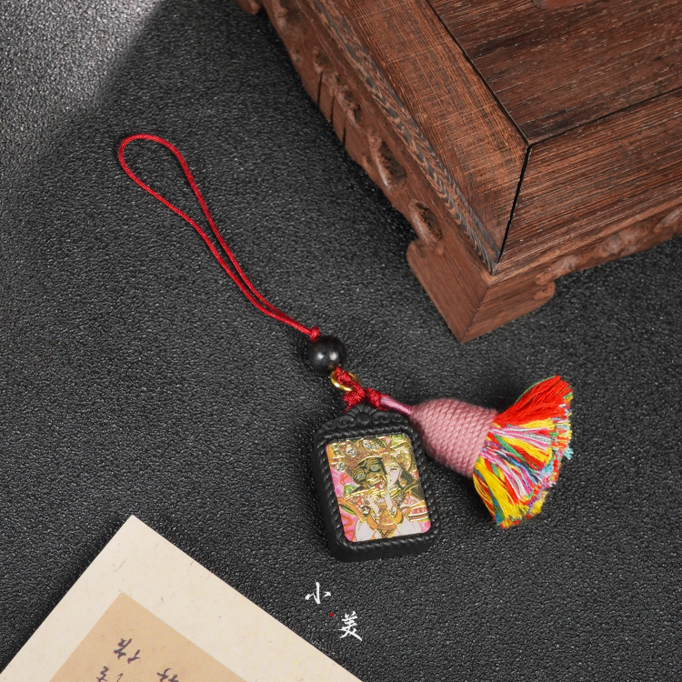 扎基拉姆流苏随身挂件（多样性发货）C445