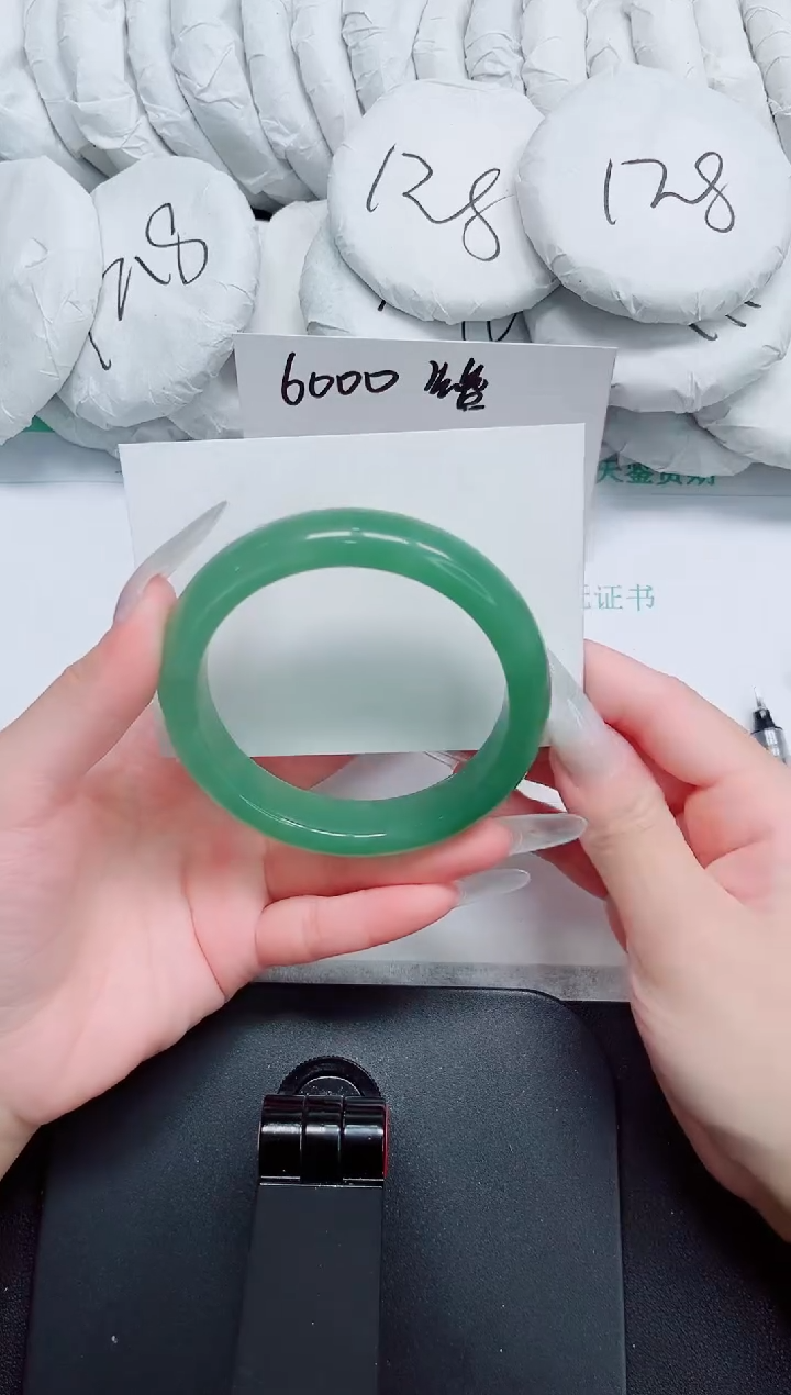 石英质玉手镯未镶嵌50-51.8