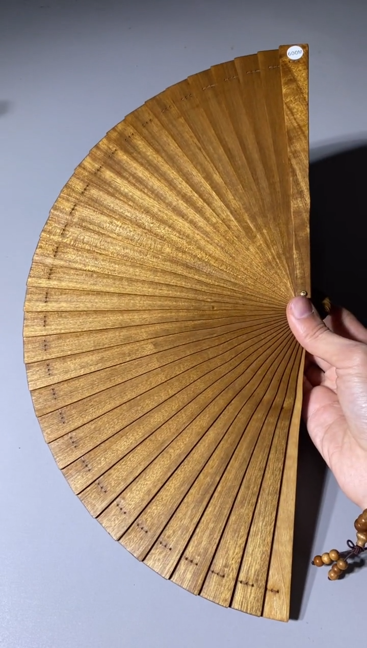 【闪购商品】金丝楠木雕600号21cm精品金丝楠木扇子